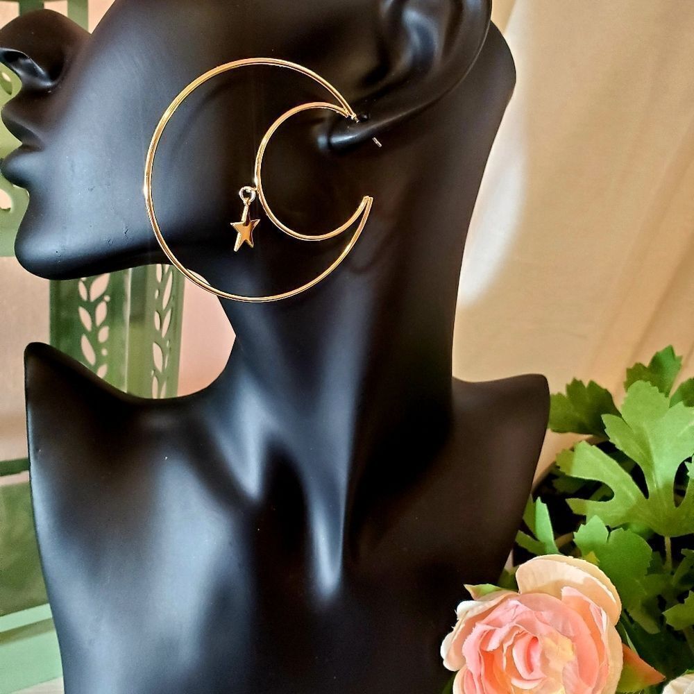 𝅺GOLDTONE Star Charm Crescent Moon Earrings